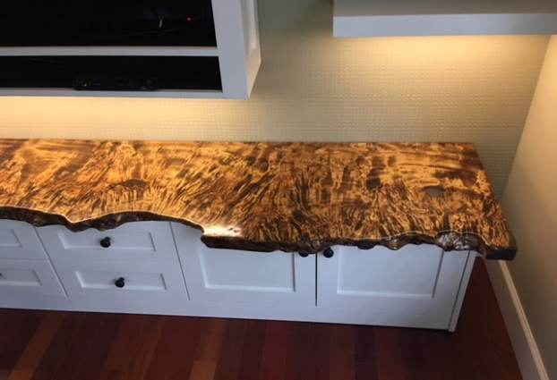 Main slide for Mappa Entertainment Cabinet by Kimwood
